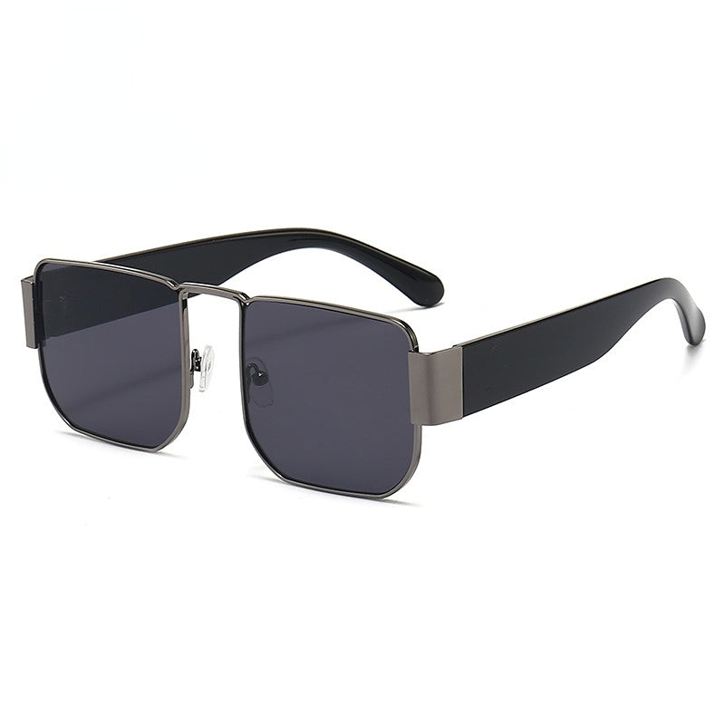 Venta al por mayor Gafas de sol para mujer con marco cuadrado PC